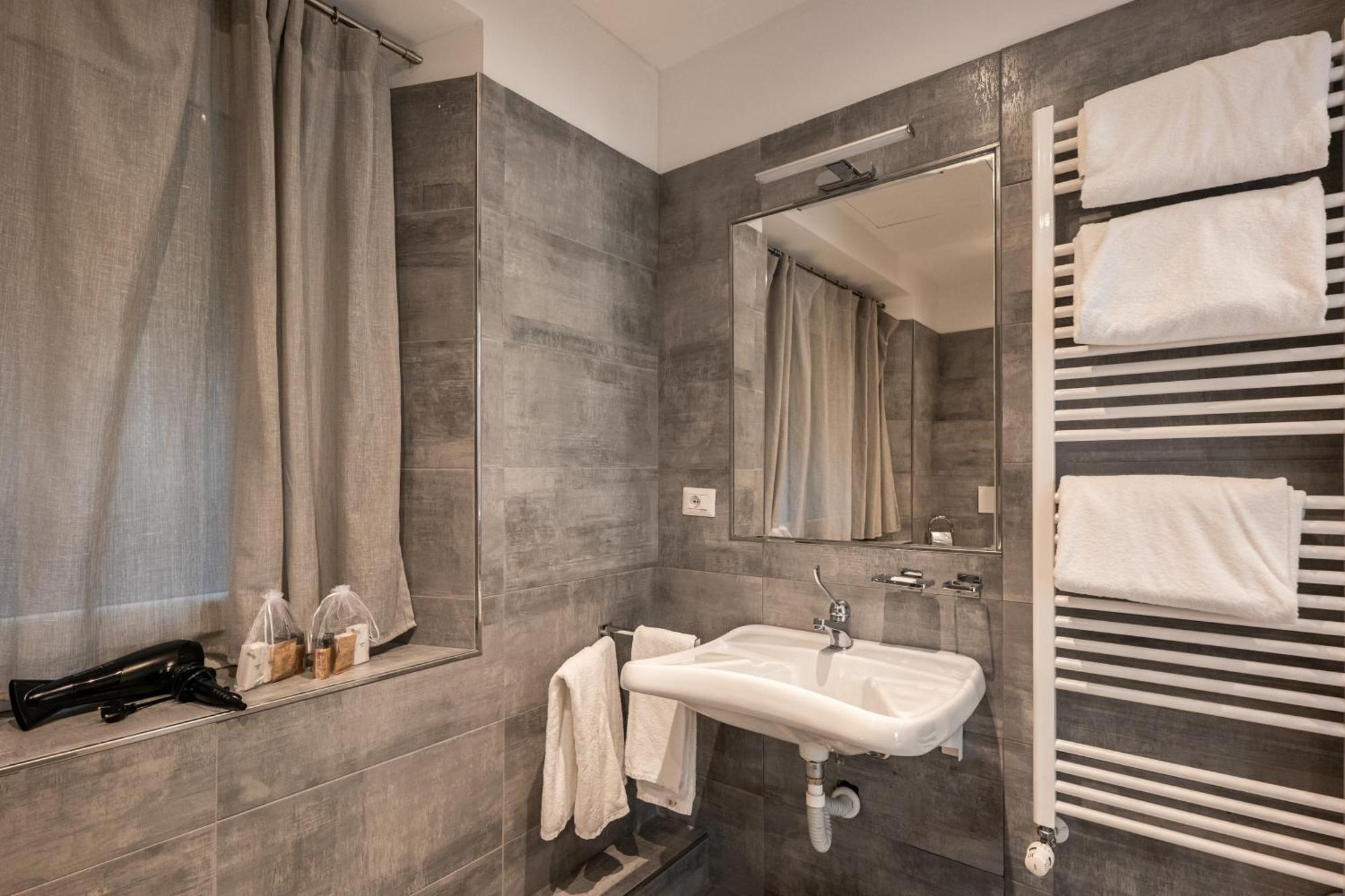 Ai Suma Hotel Milan Bagian luar foto